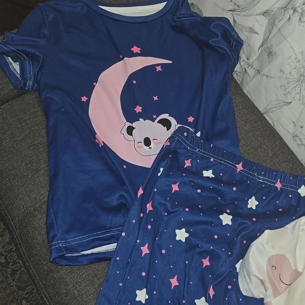 SHEIN Kids' Pajama Set with Moon and Heart Prints - Picture 2 of 5
